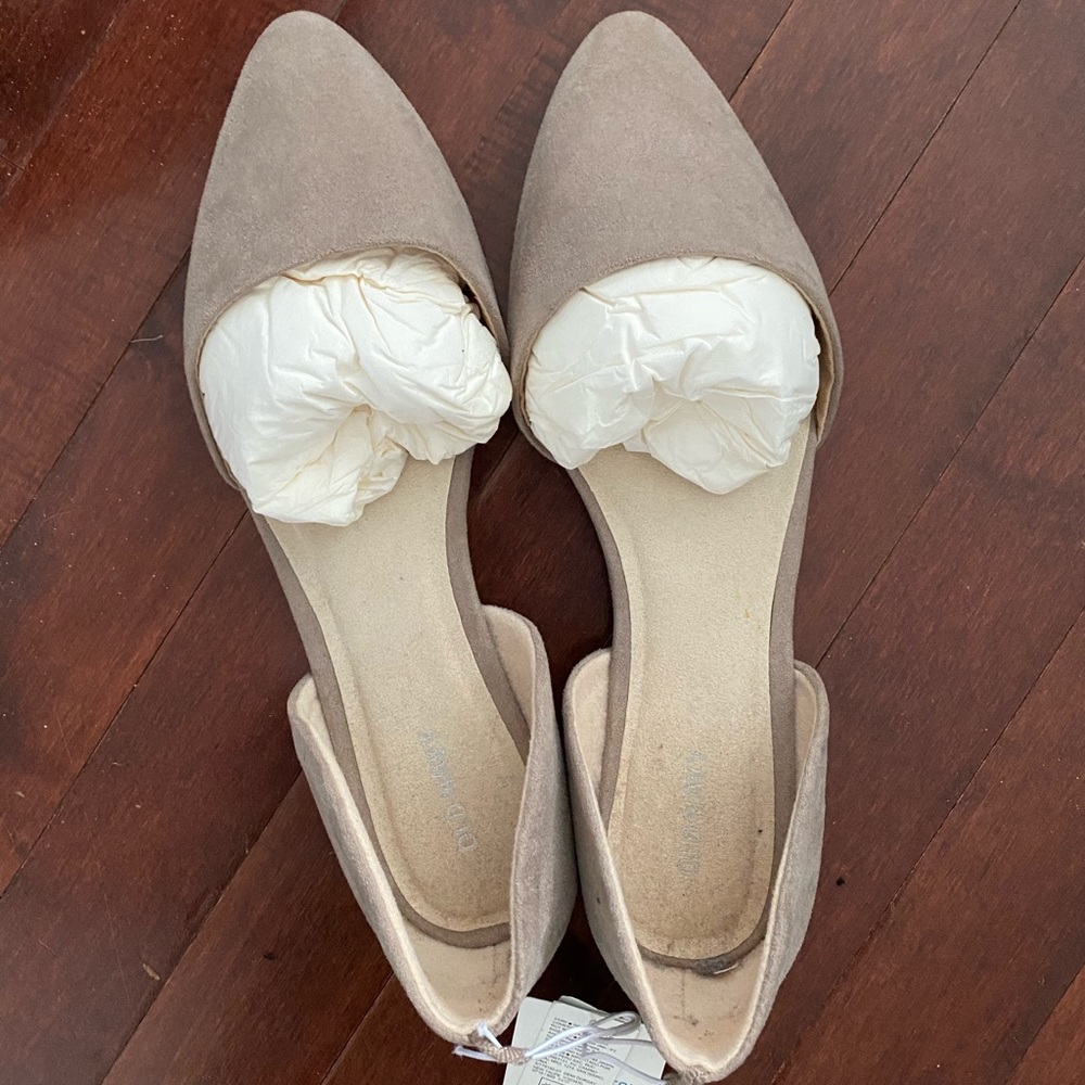 Pointy Toe Flats - Picture 2 of 5